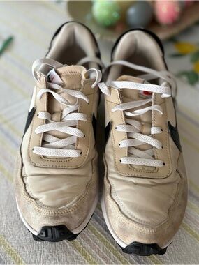 Ladies Nike waffle debut Sneakers